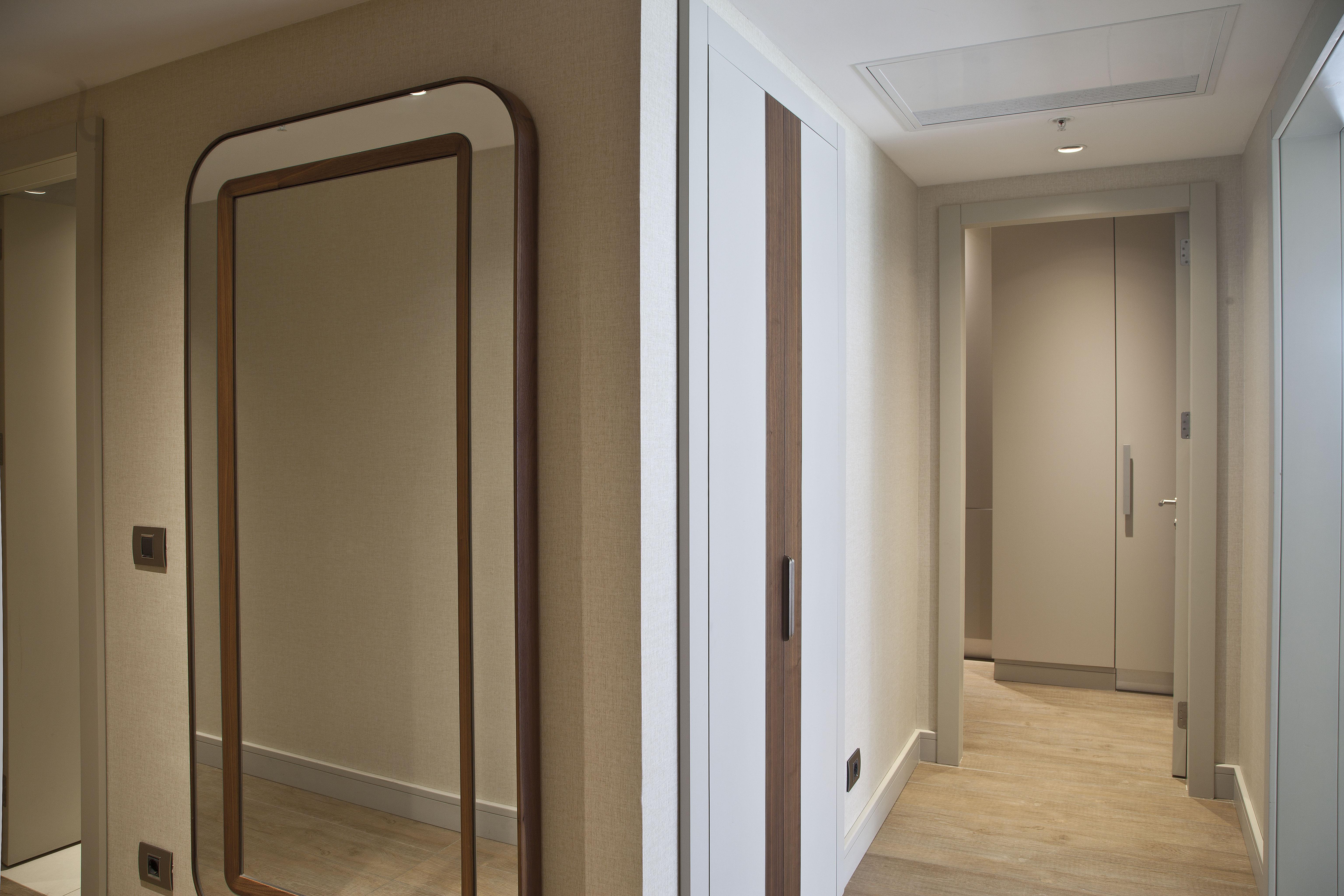 イスタンブール Tzl スイーツアパートホテル エクステリア 写真 A mirror in a residential interior